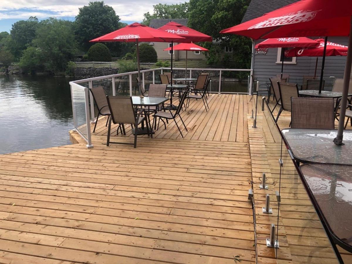 The Bobcaygeon Inn Экстерьер фото