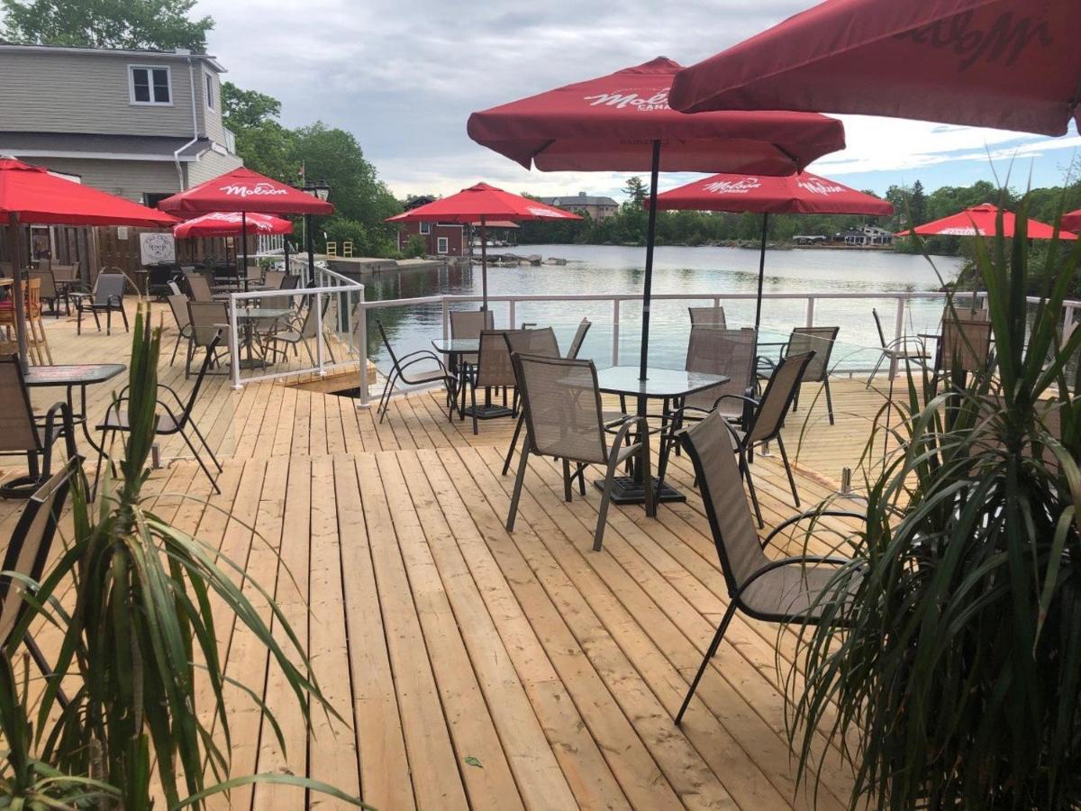 The Bobcaygeon Inn Экстерьер фото