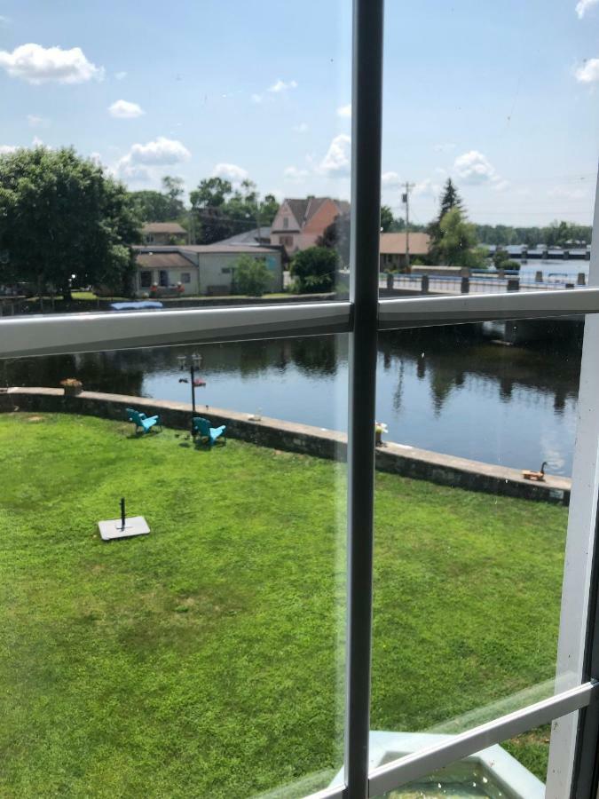 The Bobcaygeon Inn Экстерьер фото