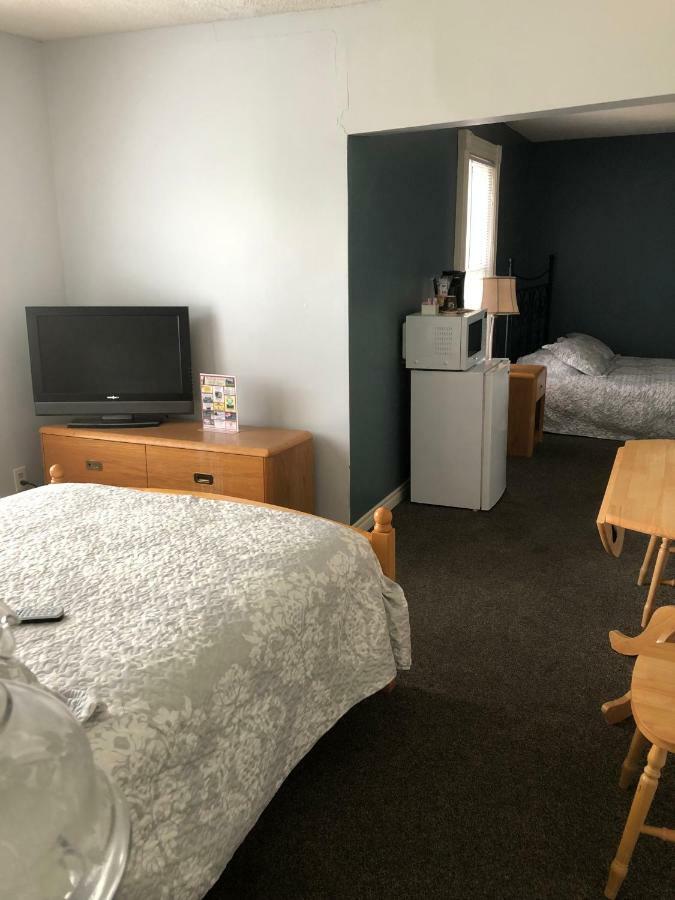 The Bobcaygeon Inn Экстерьер фото