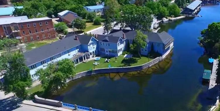 The Bobcaygeon Inn Экстерьер фото